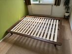 MADE Kano walnut stain pine platform bed - 140cm, Huis en Inrichting, Ophalen, Tweepersoons, 140 cm, Zo goed als nieuw