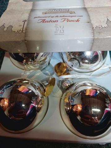 Efteling kerstballen zilver beschikbaar voor biedingen