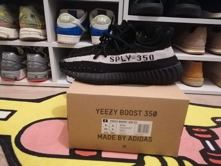 Adidas yeezy Core black white, Kleding | Heren, Schoenen, Nieuw, Sneakers of Gympen, Zwart, Ophalen of Verzenden