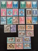 Vaticaanstad  #1.  8 complete series/sets .  Lees, Postzegels en Munten, Postzegels | Europa | Overig, Overige landen, Verzenden