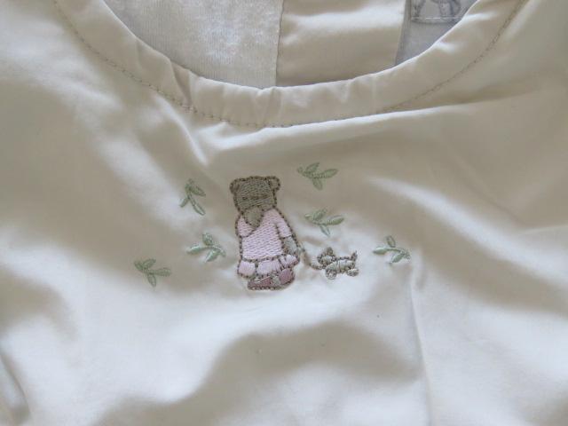 Gevoerd cremekleurig overgooiertje met beertje H & M maat 80, Kinderen en Baby's, Babykleding | Maat 80, Zo goed als nieuw, Meisje