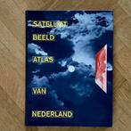 Atlas van Nederland, kaarten en satellietfoto's, Boeken, Atlassen en Landkaarten, Overige atlassen, Ophalen of Verzenden, Zo goed als nieuw