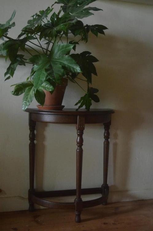 Half ronde muur/wand sidetable / plantentafeltje, Huis en Inrichting, Tafels | Sidetables, Gebruikt, 25 tot 50 cm, 50 tot 100 cm