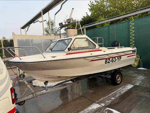 Beekman boot 70pk met trailer, Watersport en Boten, Vis- en Consoleboten, Gebruikt, 3 tot 6 meter, Benzine, Buitenboordmotor, Polyester