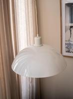 Vintage ovale witte hanglamp, Ophalen, Kunststof, Zo goed als nieuw, Minder dan 50 cm