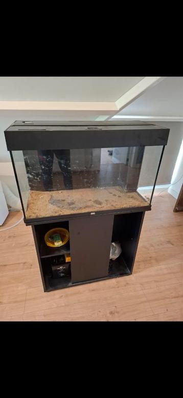 Aquarium 100 liter met pomp, verlichting en verwarming  beschikbaar voor biedingen
