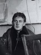 Henny Riemens 2 x portretfoto Hugo Claus jaren vijftig, Verzenden