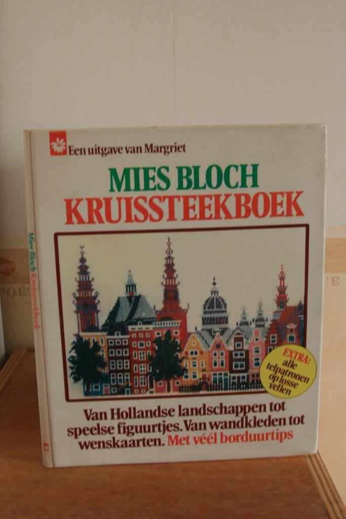 Mies Bloch Kruissteekboek, Hobby en Vrije tijd, Borduren en Borduurmachines, Gebruikt, Patroon, Handborduren, Ophalen of Verzenden