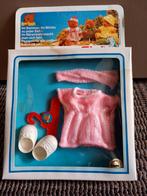Sylvanian families baby/Simba vintage kleding/roze nieuw, Nieuw, Ophalen of Verzenden, Poppenhuispop