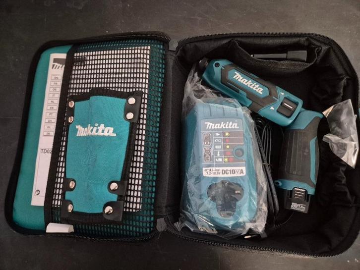 Te koop Makita TD022DSE slagschroevendraaier 7.2 V 1.5 Ah, Doe-het-zelf en Verbouw, Gereedschap | Boormachines, Zo goed als nieuw