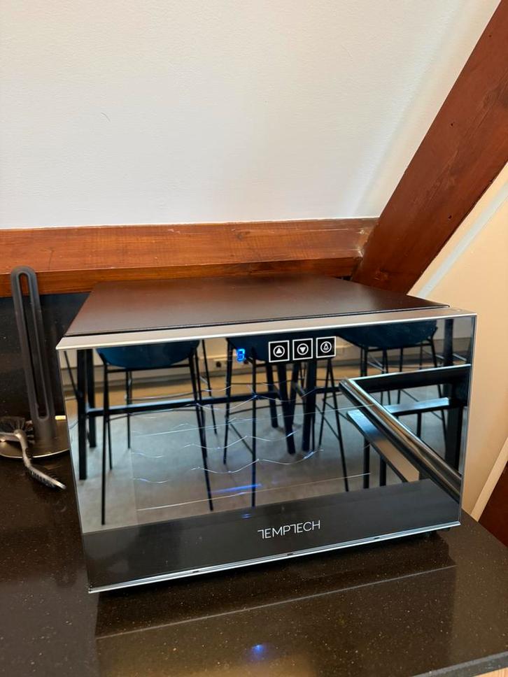 Temptech Wijnkoelkast, Witgoed en Apparatuur, Koelkasten en IJskasten, Zonder vriesvak, Minder dan 75 liter, Minder dan 85 cm