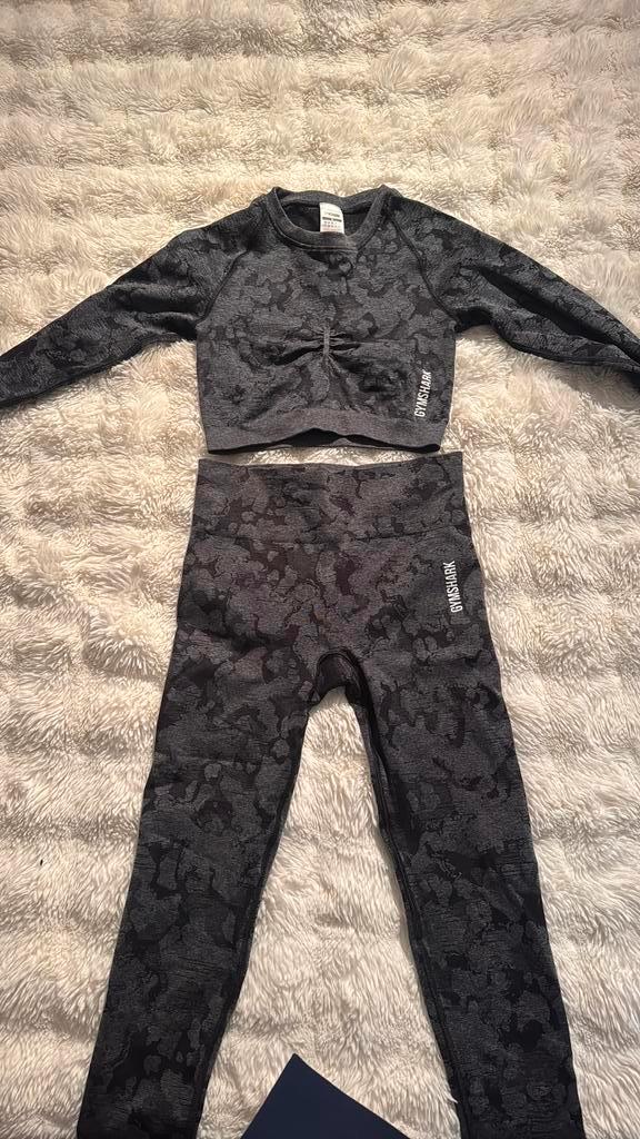 Gymshark Camo (Mag ook apart), Kleding | Dames, Sportkleding, Zo goed als nieuw, Fitness of Aerobics, Maat 36 (S), Grijs, Ophalen of Verzenden