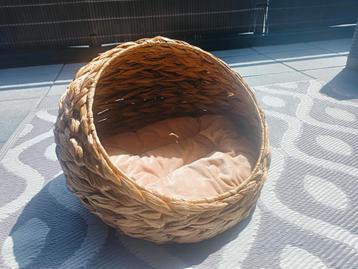 Kattenmand / kattenhuis rotan/hyacint  beschikbaar voor biedingen