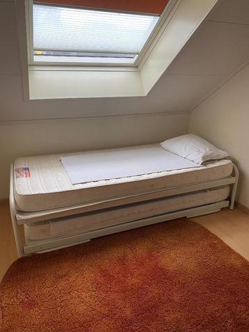 Logeerbed met onderschuibed te Heemskerk beschikbaar voor biedingen
