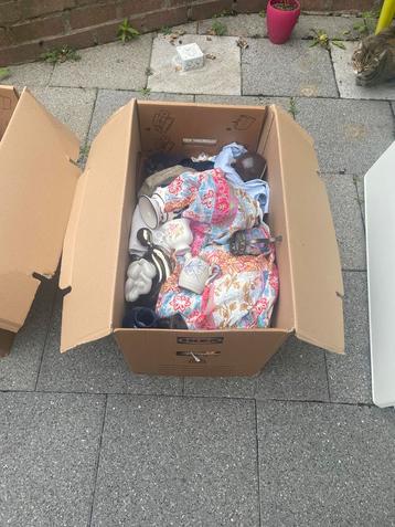 Rommelmarkt: Kleding & Kleine Spullen - Alles €40! beschikbaar voor biedingen