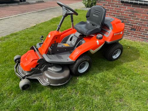 Husqvarna rider 214T Frontmaaier zitmaaier, Tuin en Terras, Zitmaaiers, Gebruikt, 90 tot 120 cm, Elektrische starter, Mulchfunctie