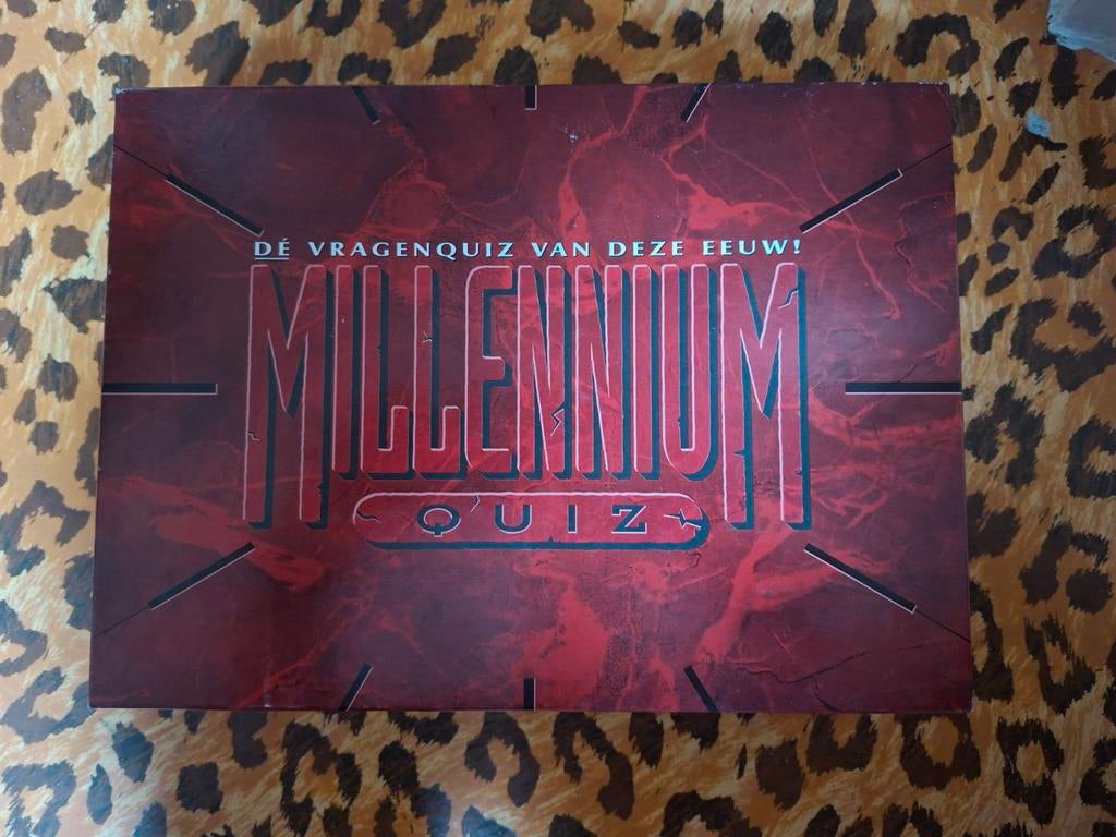 Millennium Quiz - Vragenquiz van deze eeuw!, Hobby en Vrije tijd, Gezelschapsspellen | Bordspellen, Vijf spelers of meer, Ophalen of Verzenden