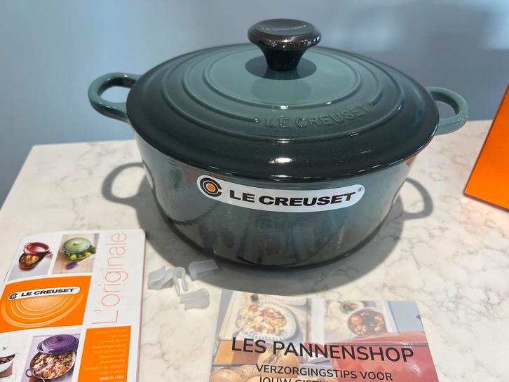 Nieuwe Le Creuset braadpan 24 cm in de kleur Ocean, Huis en Inrichting, Keuken | Potten en Pannen, Nieuw, Koekenpan of Braadpan