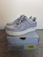 Grijze Nike Air Force 1 '07 SE - Maat 38, Kleding | Dames, Schoenen, Nike, Ophalen of Verzenden, Sneakers of Gympen, Grijs