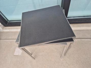 Set van 3 bijzettafels Belgisch hardsteen, industrieel beschikbaar voor biedingen