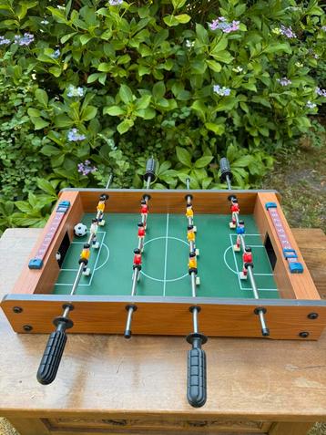 Mini - voetbaltafel beschikbaar voor biedingen
