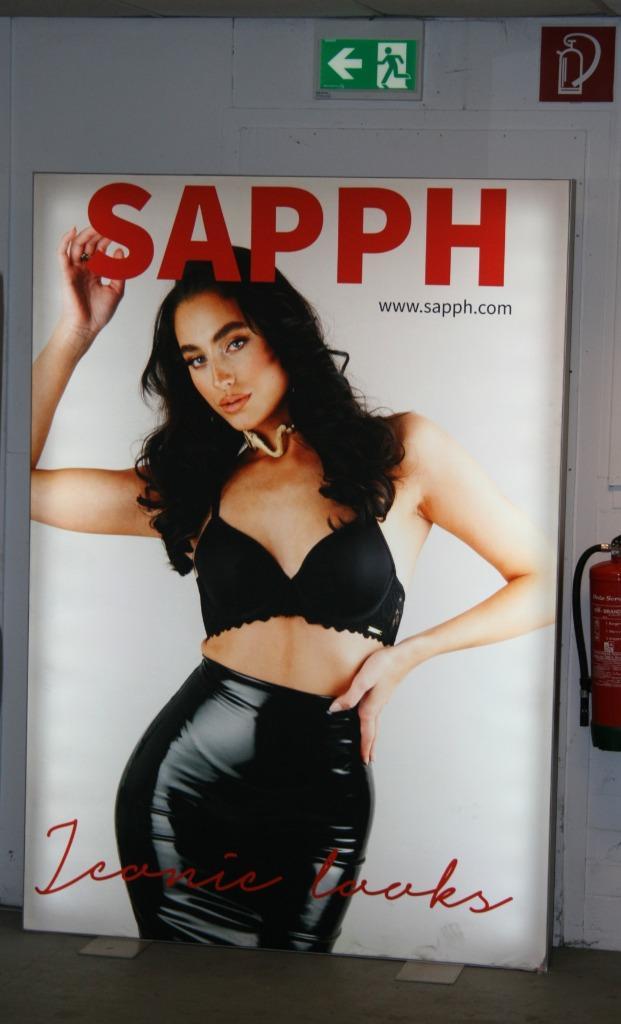 Grote Doeklichtbak 140 x 200 cm  vanaf €150, Verzamelen, Merken en Reclamevoorwerpen, Gebruikt, Lichtbak of (neon) lamp, Ophalen