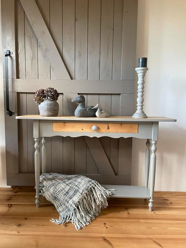 Grijze houten sidetable, Huis en Inrichting, Tafels | Sidetables, Zo goed als nieuw, 25 tot 50 cm, 100 tot 150 cm, Rechthoekig