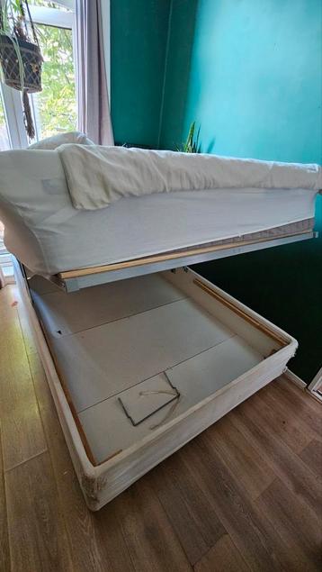 Ikea bed met opslagruimte 140 bij 200 cm (incl matras)