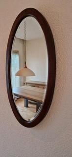 Oude ovale spiegel met houten rand, Huis en Inrichting, Woonaccessoires | Spiegels, Gebruikt, Ophalen of Verzenden, Minder dan 100 cm