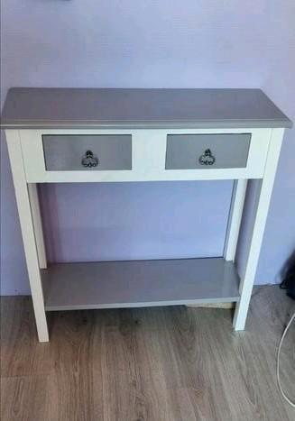 Sidetable beschikbaar voor biedingen