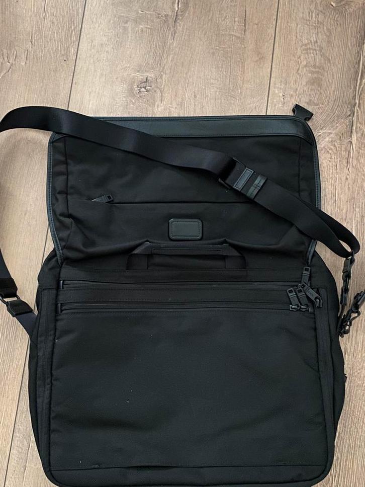 TUMI Alpha Bravo Essential Laptop Tas, Veilig en Slim, Computers en Software, Laptoptassen, Zo goed als nieuw, Ophalen of Verzenden