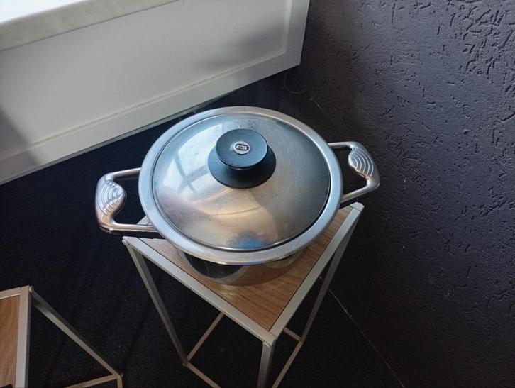 AMC ronde pan 20 cm, Huis en Inrichting, Keuken | Potten en Pannen, Zo goed als nieuw, Kookpan of Snelkookpan, Rvs, Ophalen of Verzenden
