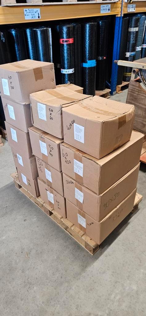 Schroeven voor hout ,alle soorten ,in één koop 87.700 stuks, Doe-het-zelf en Verbouw, IJzerwaren en Bevestigingsmiddelen, Nieuw