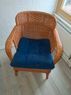 Vintage rotan fauteuil met blauw kussen, Huis en Inrichting, Banken | Sofa's en Chaises Longues, Gebruikt, Eenpersoons, Vintage