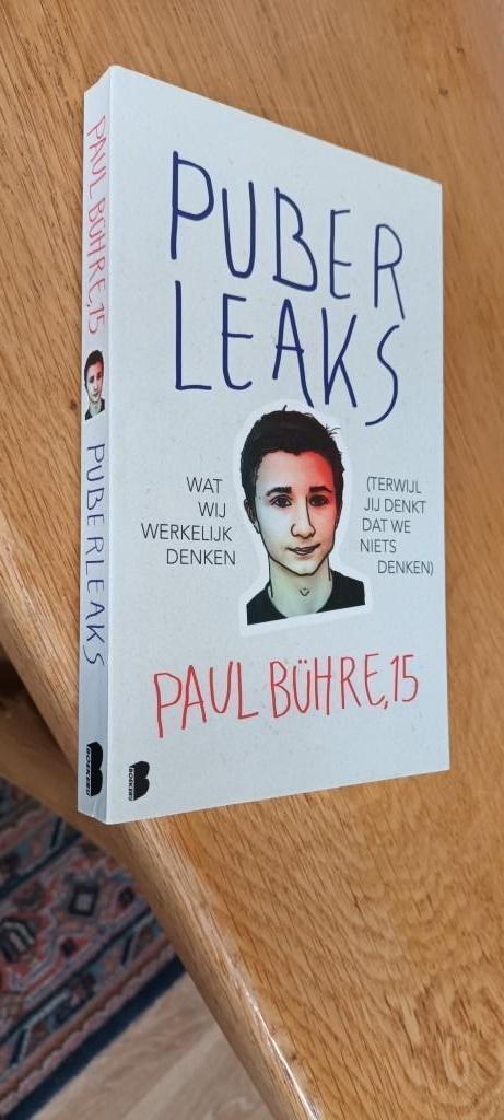 Paul Bühre - Puber leaks, Boeken, Literatuur, Gelezen, Nederland, Ophalen of Verzenden