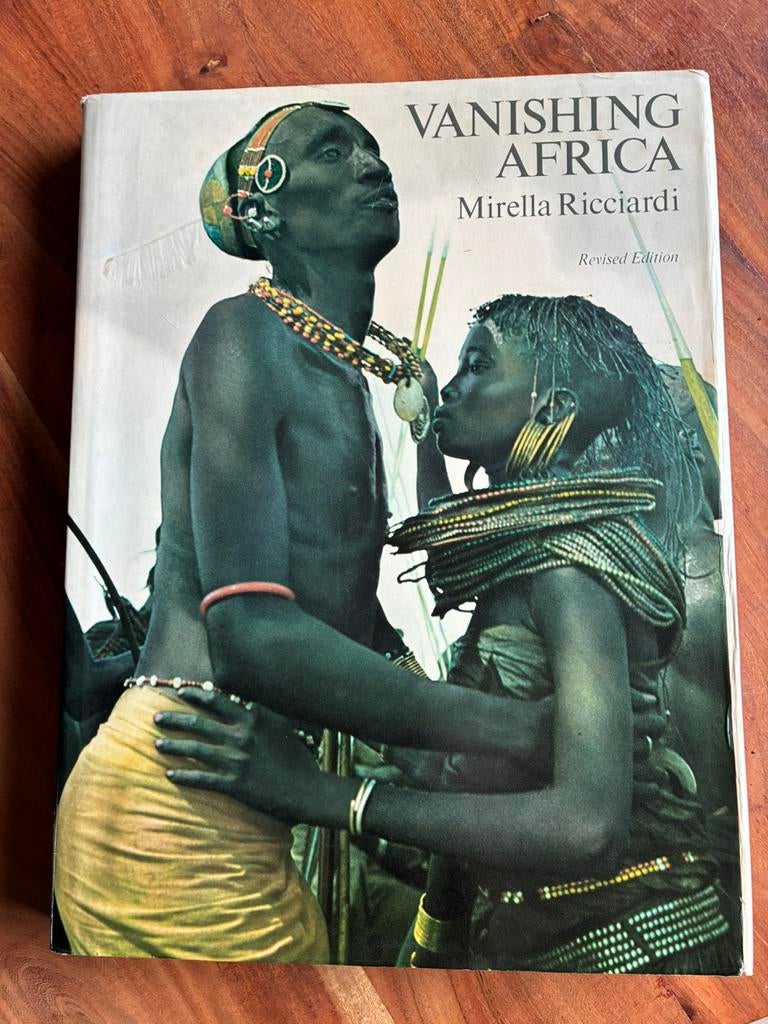 VANISHING AFRICA by Mirella Ricciardi, Boeken, Ophalen of Verzenden, Gelezen, Overige onderwerpen