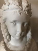 Antiek Buste Meisje met Bloemenkrans, Ophalen