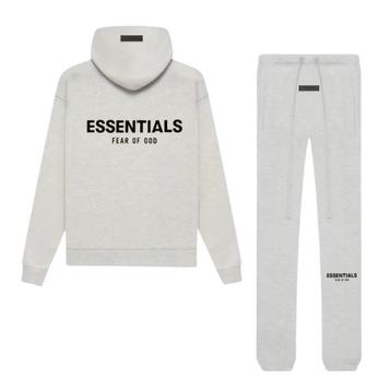 Essentials Fear Of God Trainingspakken beschikbaar voor biedingen