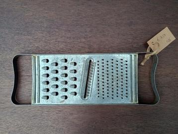 Oude rasp beschikbaar voor biedingen