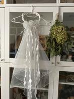 Bruidssluier met Bloemendetails linten kam glinsterrand, Kleding | Dames, Trouwkleding en Trouwaccessoires, Wit, Ophalen of Verzenden