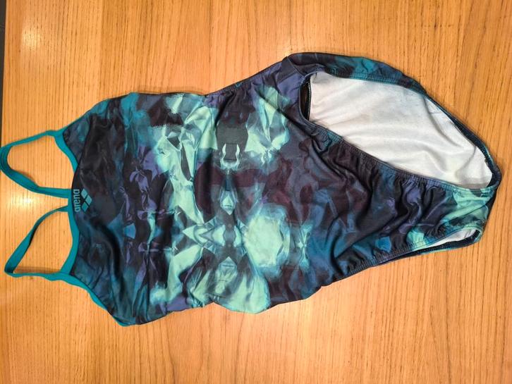 Badpak D38 igs
€20,-, Kleding | Dames, Badmode en Zwemkleding, Zo goed als nieuw, Badpak, Zwart, Ophalen of Verzenden