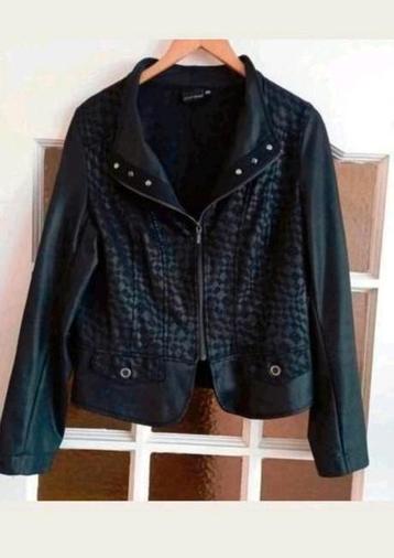 Leuk jasje lederlook mt 44 zwart
Merk DREAM STAR
 beschikbaar voor biedingen