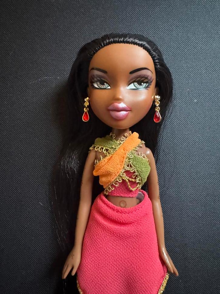 Bratz Genie Magic Sasha, Verzamelen, Poppen, Zo goed als nieuw, Pop, Verzenden