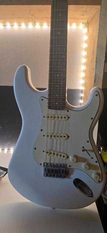 Linko Elektrische Gitaar - Stratocaster Model beschikbaar voor biedingen