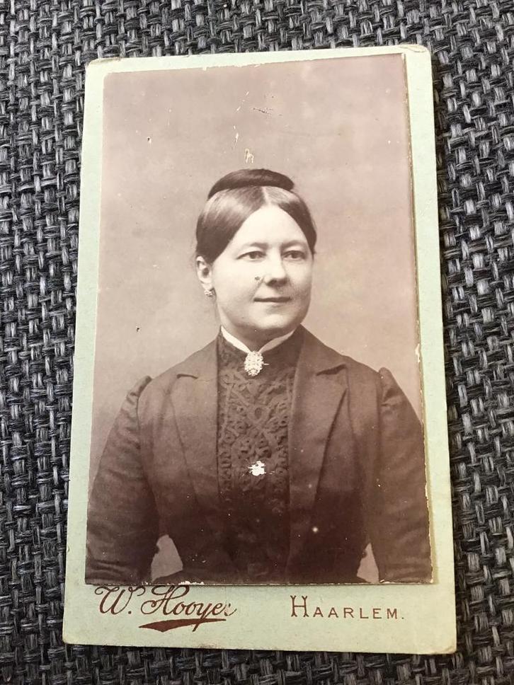 CDV, Vrouw, W. Hooyer, Haarlem, Carte de Visite, Verzamelen, Foto's en Prenten, Gebruikt, Foto, Voor 1940, Ophalen of Verzenden