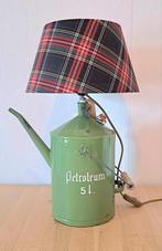 Lamp gemaakt van vintage petroleum blik., Huis en Inrichting, Lampen | Tafellampen, Hout, Ophalen