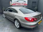 Volkswagen Passat CC 1.8 TSI 4P * APK NIEUW * NETTE AUTO *, Auto's, Stof, Zwart, 4 cilinders, Bruin