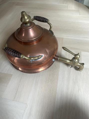 Koperen ketel beschikbaar voor biedingen