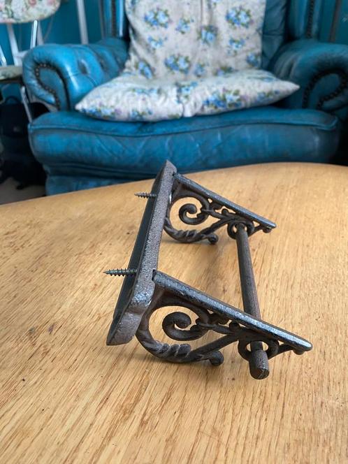 Toiletrolhouder brocante gietijzer bruin landelijk, Huis en Inrichting, Badkamer | Badtextiel en Accessoires, Zo goed als nieuw