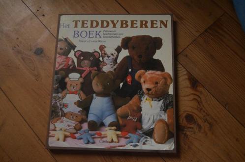 Het teddyberen boek / boordevol patronen, Boeken, Hobby en Vrije tijd, Gelezen, Borduren en Naaien, Ophalen of Verzenden